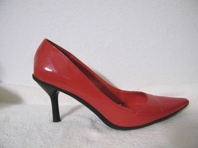 KENNETH COLE REACTION **RED PATENT LEATHER** 3 HEEL PUMPS SZ 9  